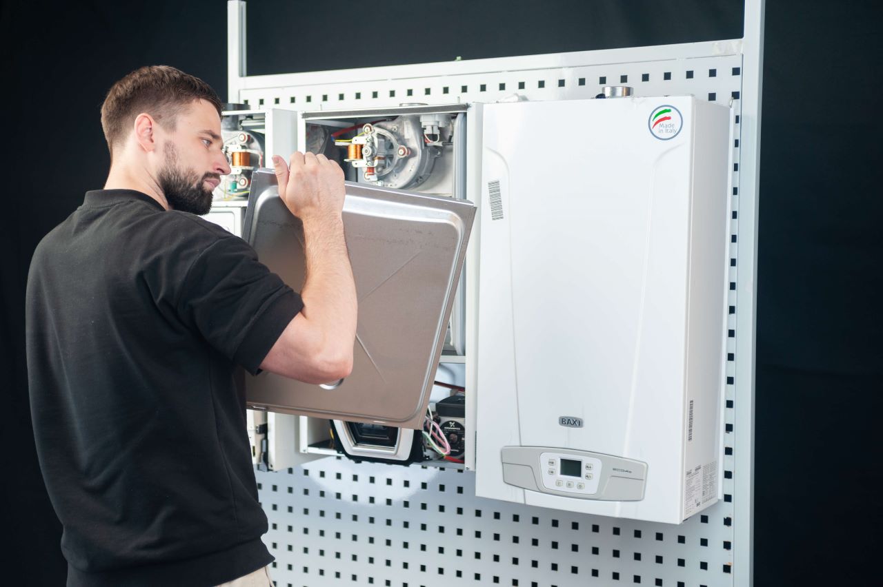 Мощный газовый котел в котельной